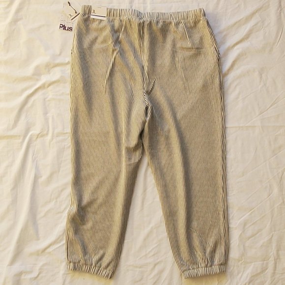 Jules & Leopold Women's Black & White Striped Jogger Capris Plus Size 1X - Picture 2 of 6